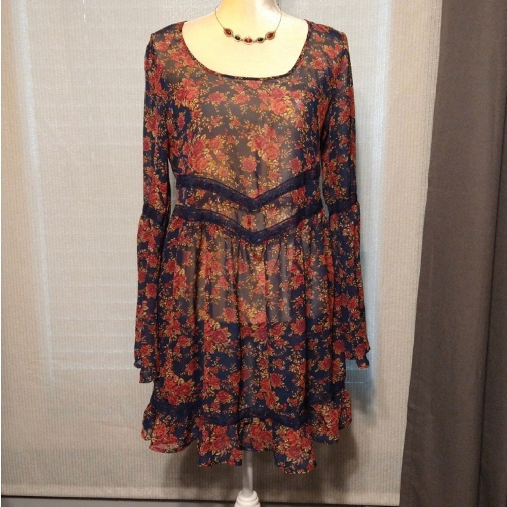 NWOT Boho blue floral dress with bell sleeves size Large